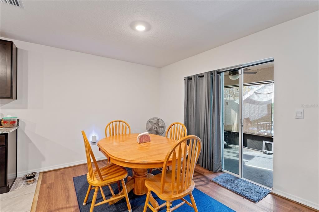 На продажу: $375,000 (4 спален, 2 ванн, 1846 Квадратных фут)