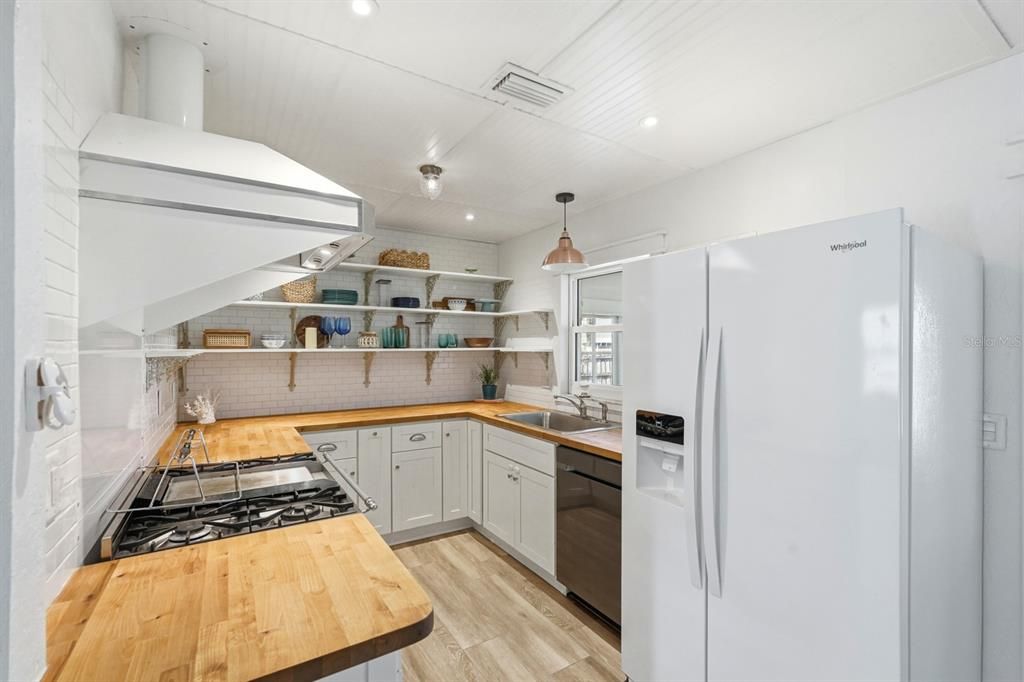 En Venta: $359,000 (2 camas, 2 baños, 1448 Pies cuadrados)