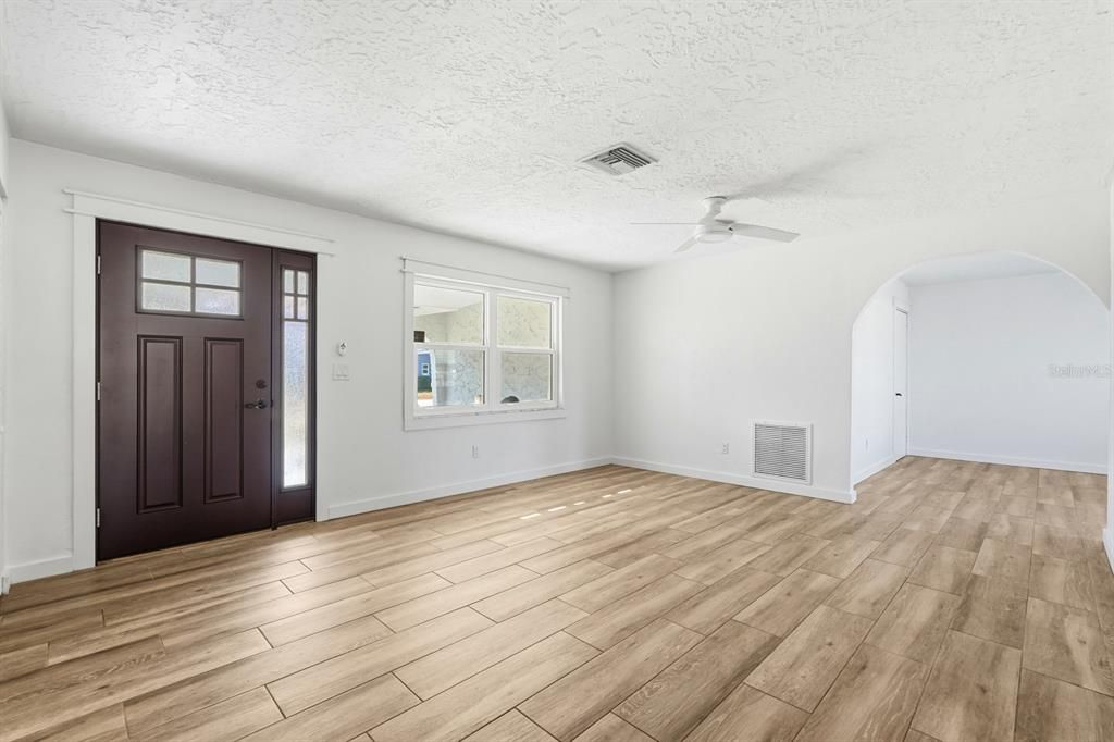 En Venta: $359,000 (2 camas, 2 baños, 1448 Pies cuadrados)