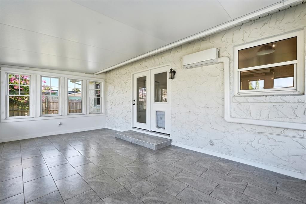 En Venta: $359,000 (2 camas, 2 baños, 1448 Pies cuadrados)