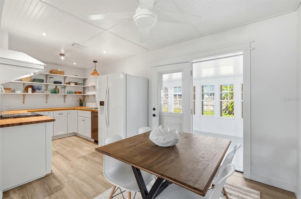 En Venta: $359,000 (2 camas, 2 baños, 1448 Pies cuadrados)