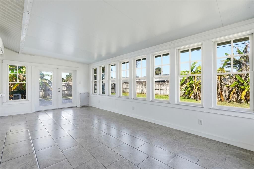 En Venta: $359,000 (2 camas, 2 baños, 1448 Pies cuadrados)