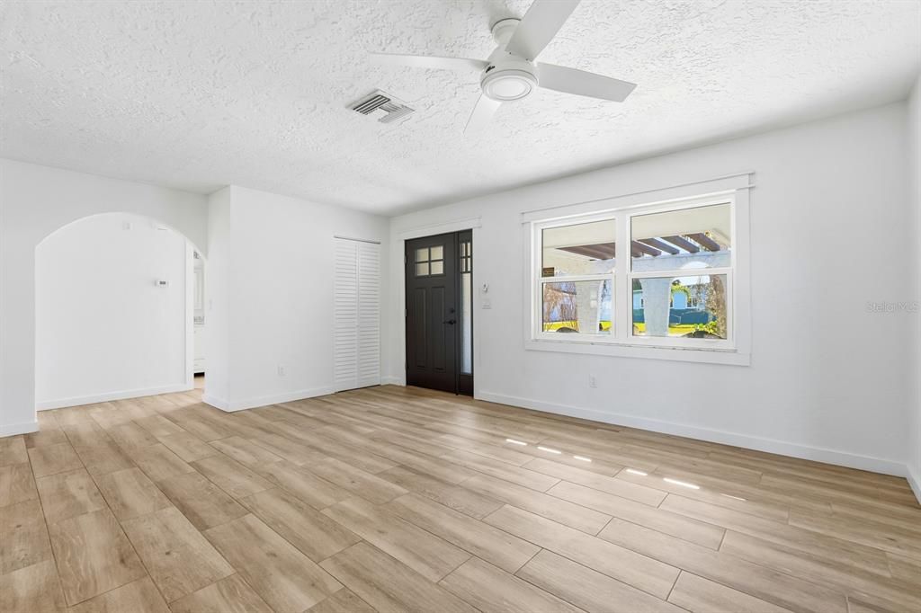 En Venta: $359,000 (2 camas, 2 baños, 1448 Pies cuadrados)