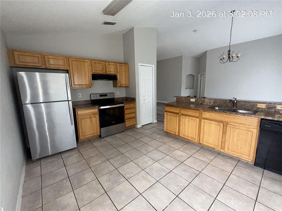 For Rent: $2,200 (3 beds, 2 baths, 1480 Square Feet)
