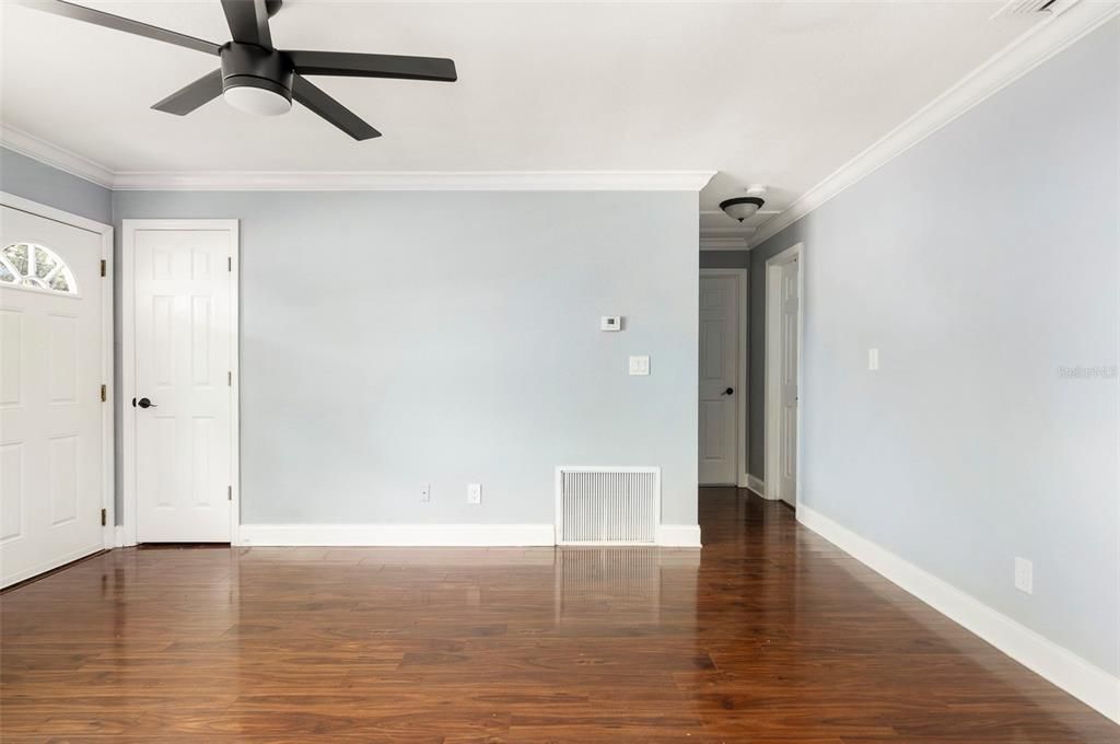 For Rent: $2,499 (3 beds, 2 baths, 1180 Square Feet)