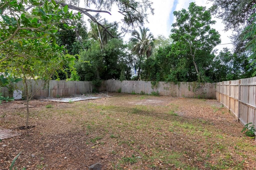 For Rent: $2,499 (3 beds, 2 baths, 1180 Square Feet)