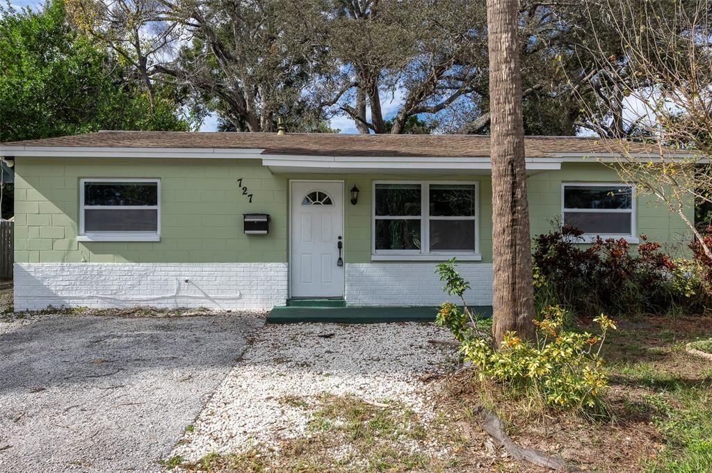 For Rent: $2,499 (3 beds, 2 baths, 1180 Square Feet)