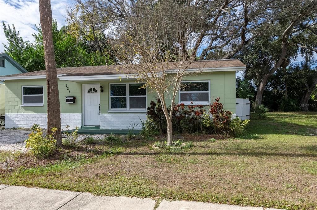 For Rent: $2,499 (3 beds, 2 baths, 1180 Square Feet)