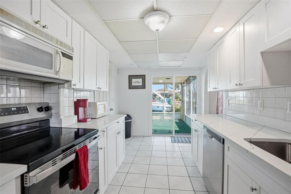 For Sale: $410,000 (3 beds, 2 baths, 1716 Square Feet)