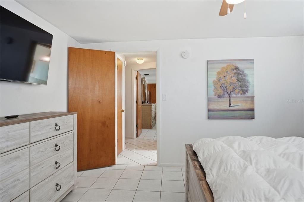 For Sale: $410,000 (3 beds, 2 baths, 1716 Square Feet)