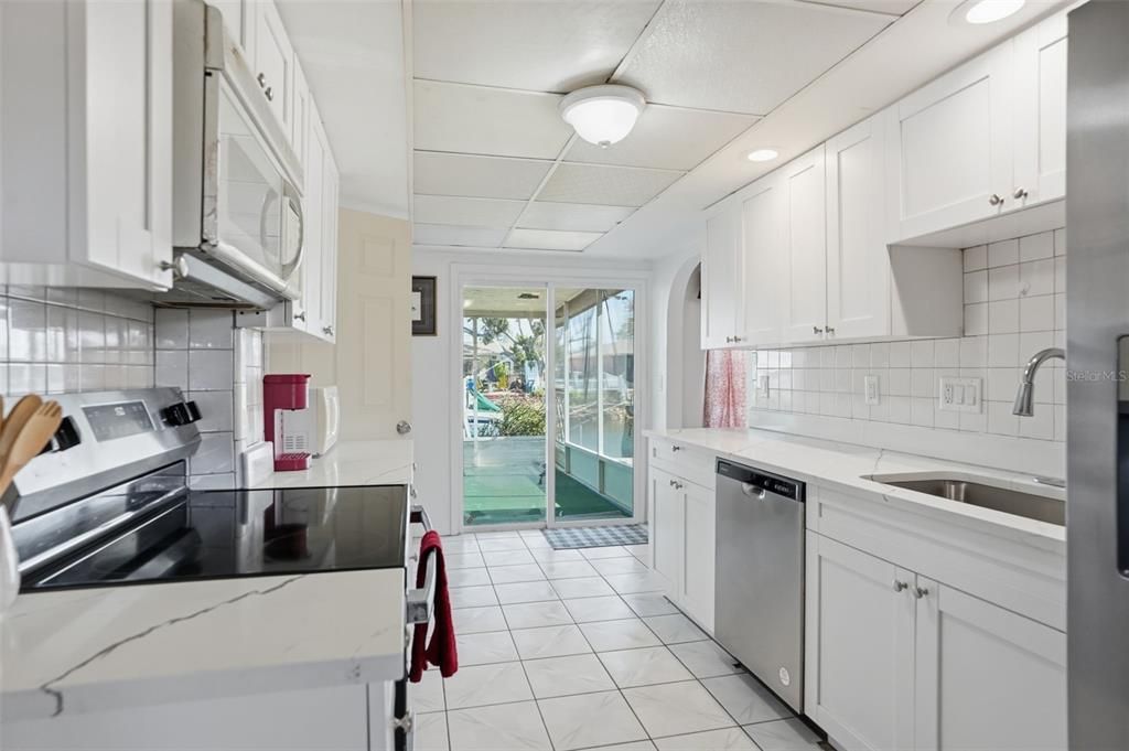 For Sale: $410,000 (3 beds, 2 baths, 1716 Square Feet)