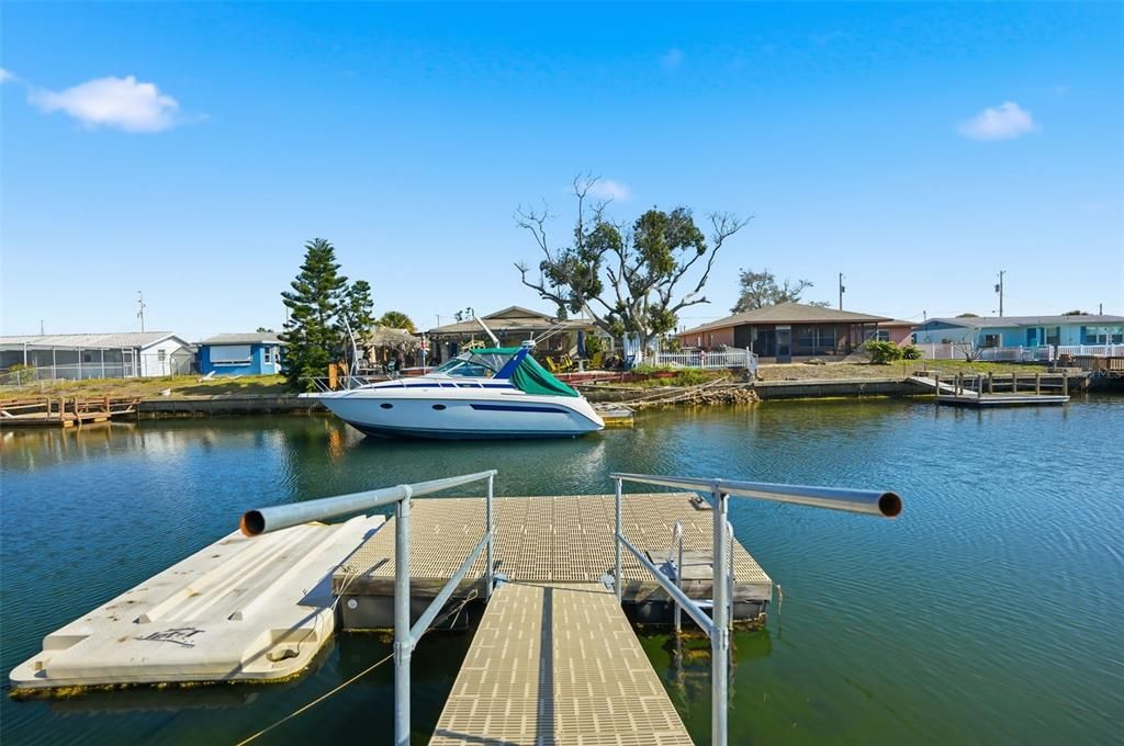 For Sale: $410,000 (3 beds, 2 baths, 1716 Square Feet)