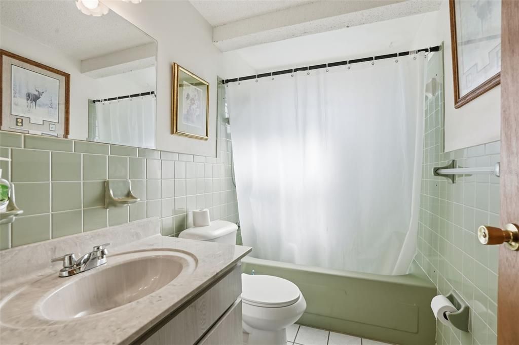 For Sale: $410,000 (3 beds, 2 baths, 1716 Square Feet)