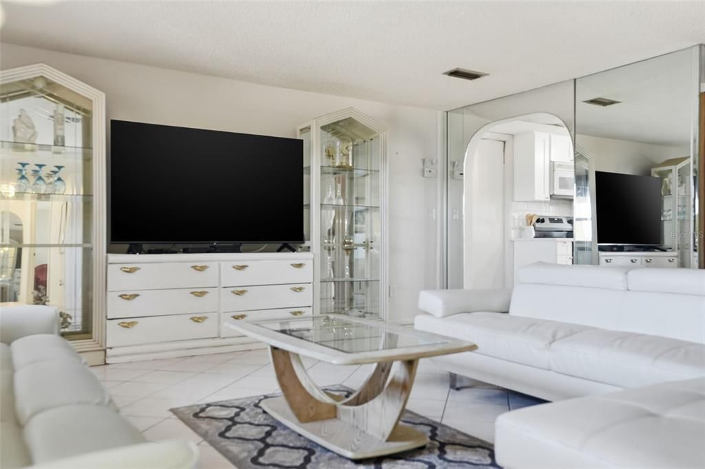 For Sale: $410,000 (3 beds, 2 baths, 1716 Square Feet)