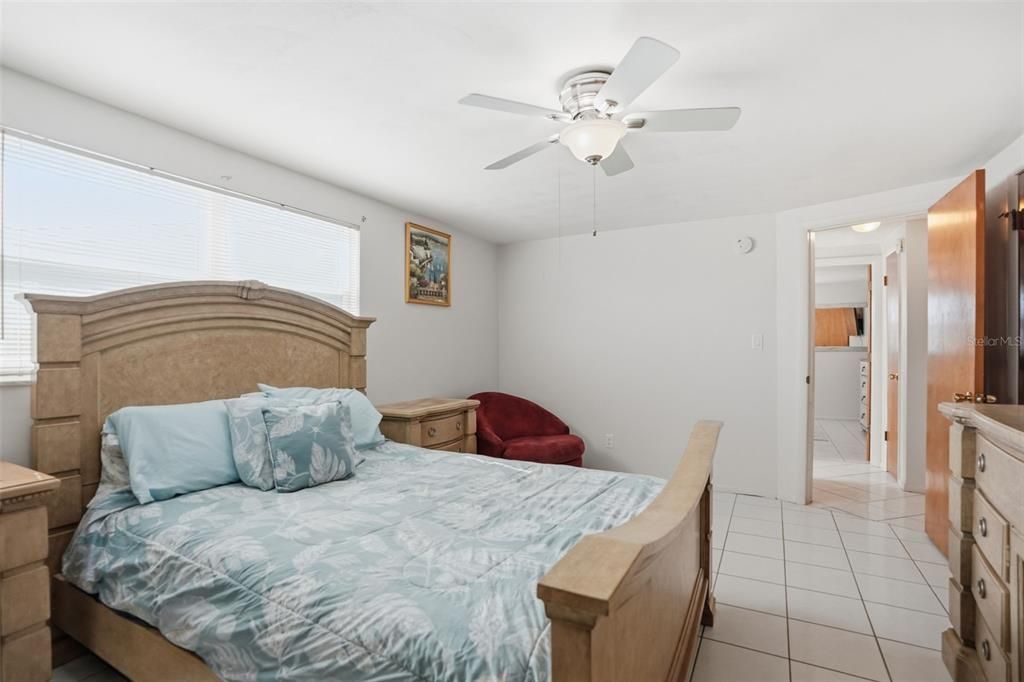 For Sale: $410,000 (3 beds, 2 baths, 1716 Square Feet)