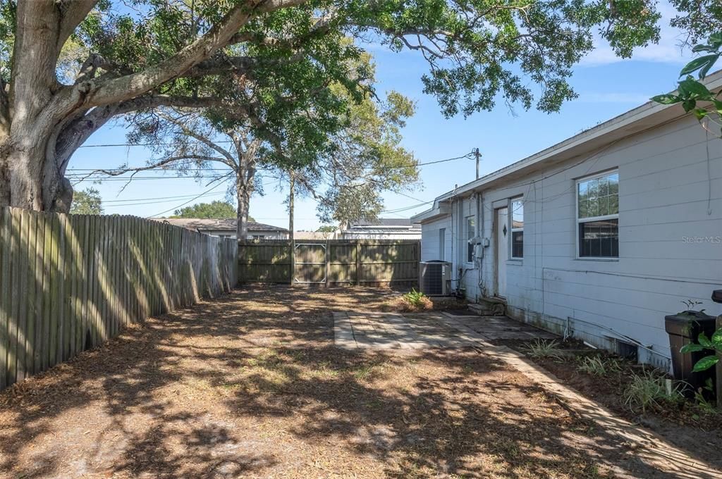 For Rent: $2,495 (4 beds, 2 baths, 1440 Square Feet)