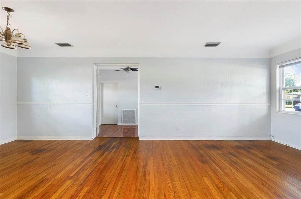 For Rent: $2,495 (4 beds, 2 baths, 1440 Square Feet)