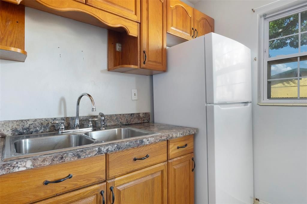For Rent: $2,495 (4 beds, 2 baths, 1440 Square Feet)