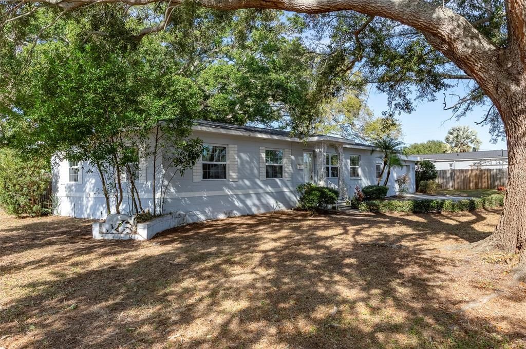 For Rent: $2,495 (4 beds, 2 baths, 1440 Square Feet)