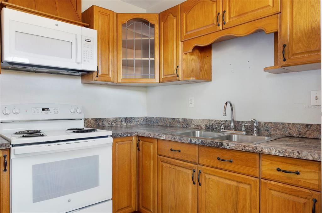 For Rent: $2,495 (4 beds, 2 baths, 1440 Square Feet)