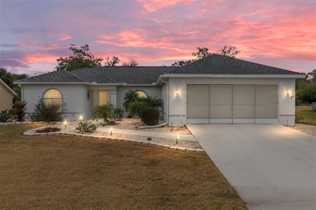 For Sale: $279,900 (2 beds, 2 baths, 1343 Square Feet)