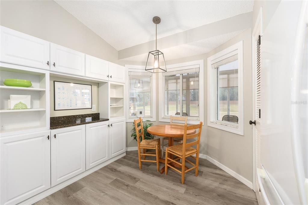 For Sale: $279,900 (2 beds, 2 baths, 1343 Square Feet)