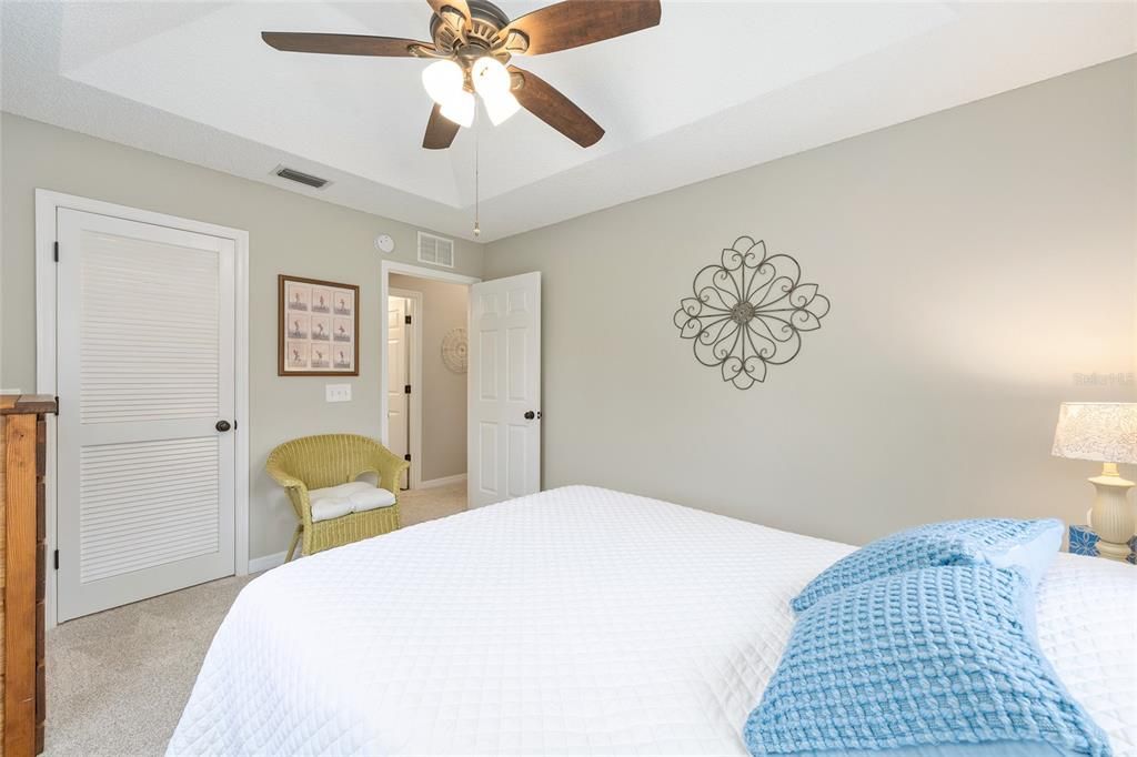 For Sale: $279,900 (2 beds, 2 baths, 1343 Square Feet)