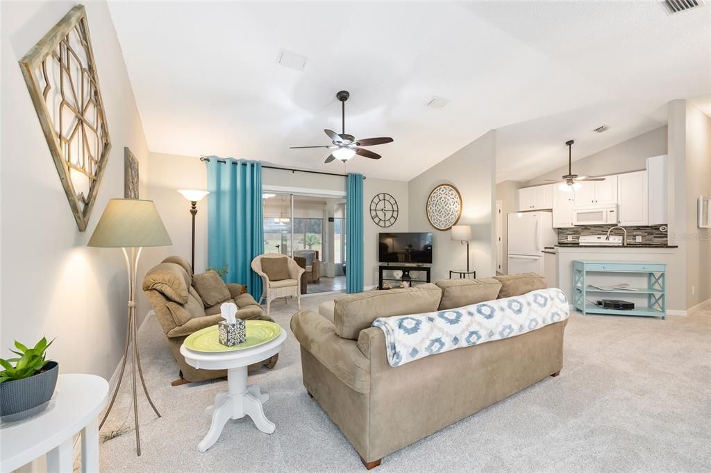 For Sale: $279,900 (2 beds, 2 baths, 1343 Square Feet)