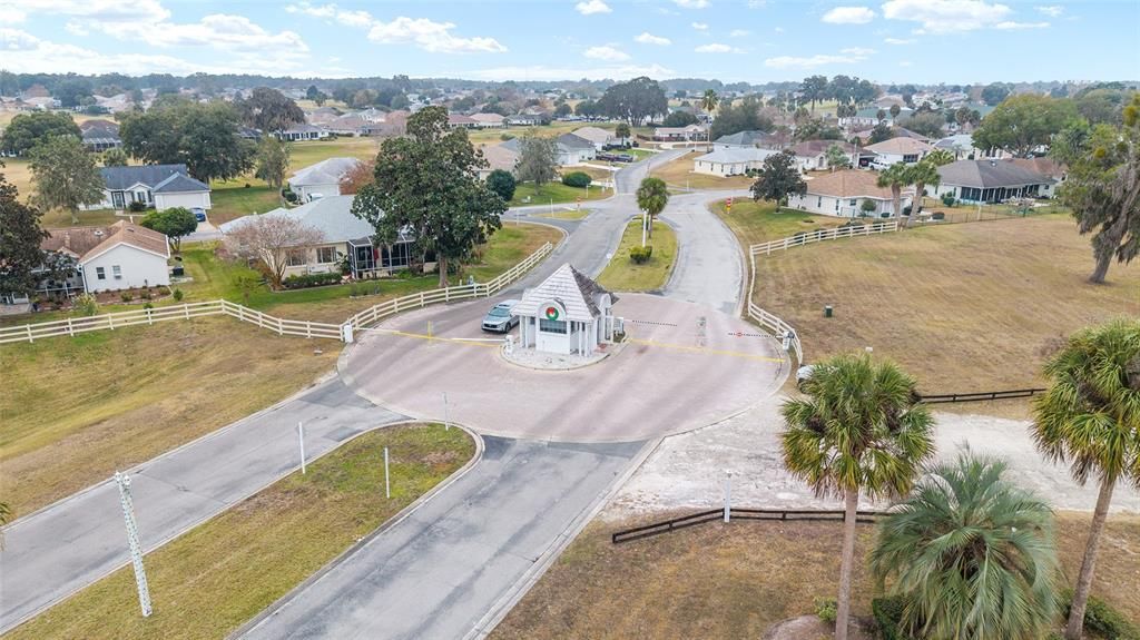 For Sale: $279,900 (2 beds, 2 baths, 1343 Square Feet)