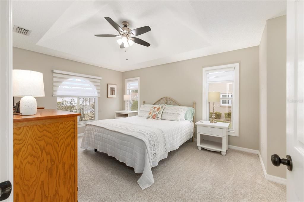 For Sale: $279,900 (2 beds, 2 baths, 1343 Square Feet)