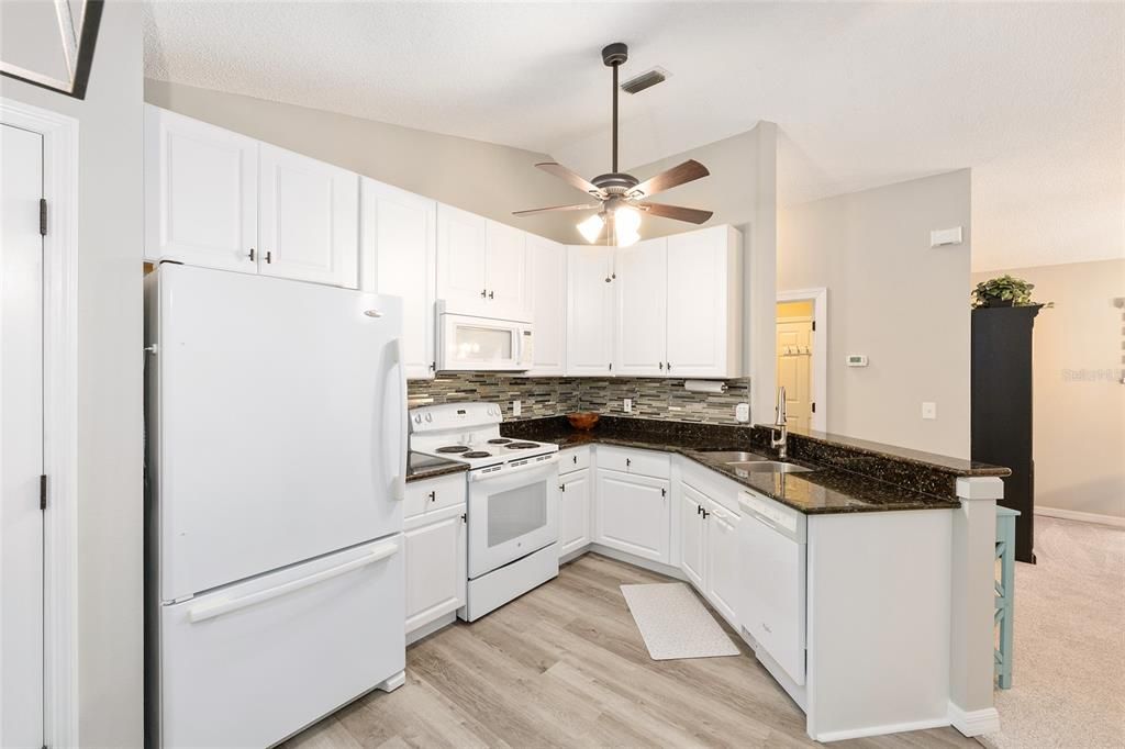 For Sale: $279,900 (2 beds, 2 baths, 1343 Square Feet)