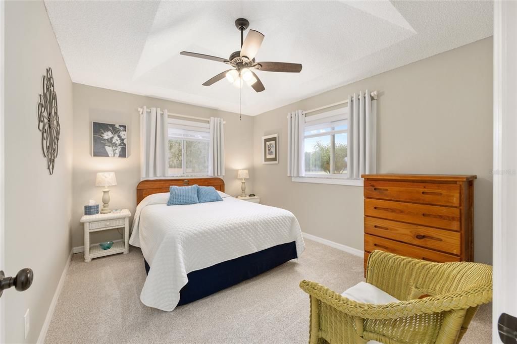 For Sale: $279,900 (2 beds, 2 baths, 1343 Square Feet)