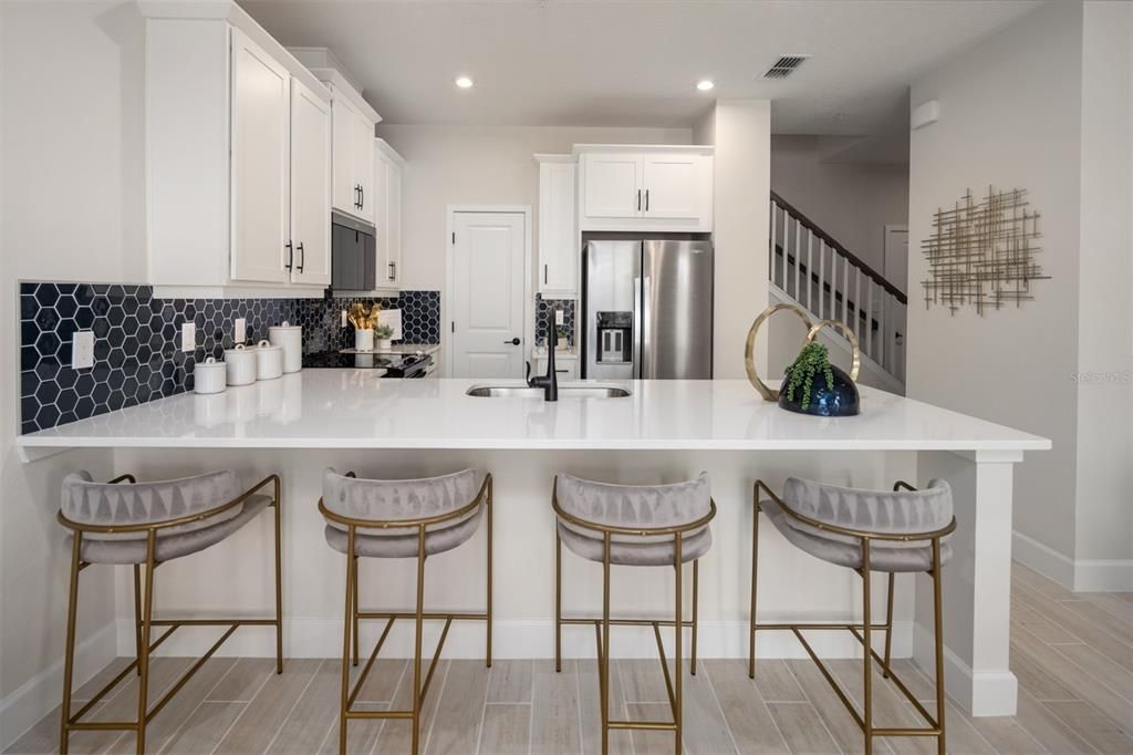 На продажу: $304,990 (3 спален, 2 ванн, 1476 Квадратных фут)