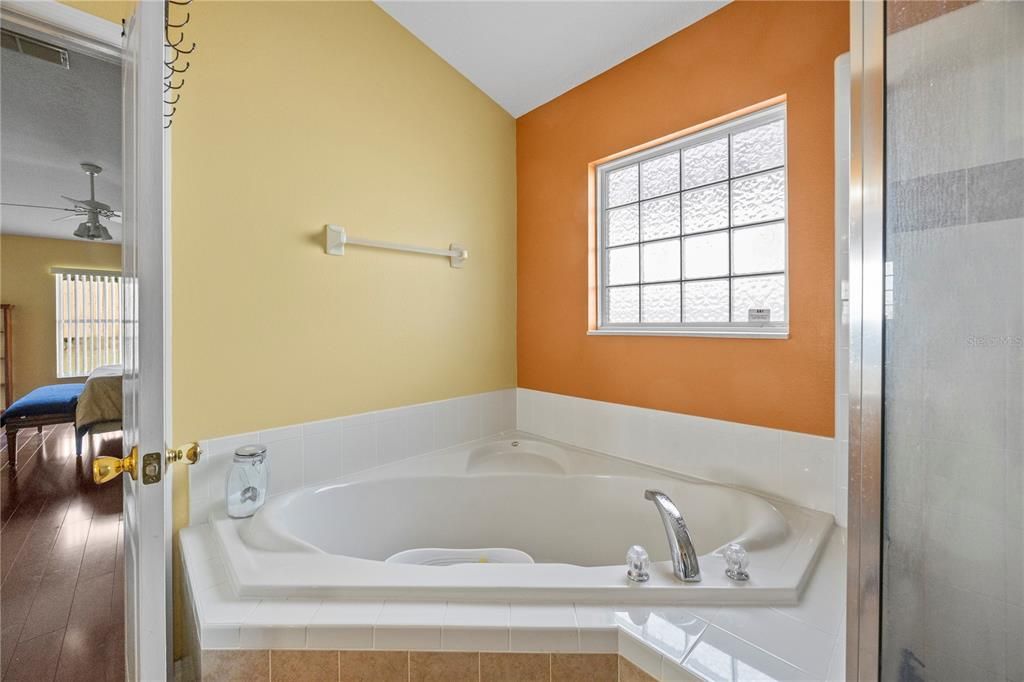 For Sale: $365,899 (3 beds, 2 baths, 1822 Square Feet)