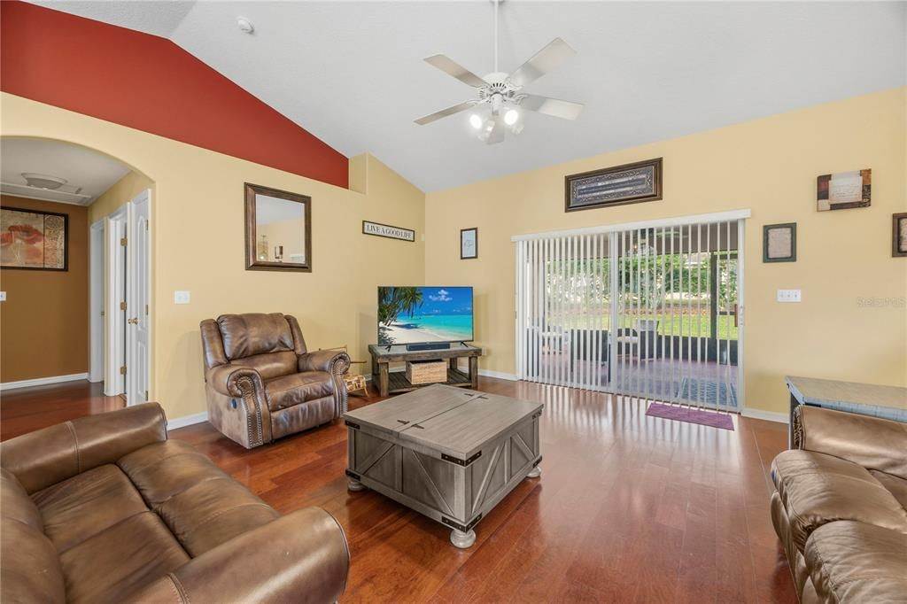 For Sale: $365,899 (3 beds, 2 baths, 1822 Square Feet)