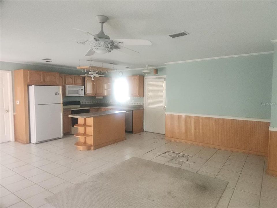 For Sale: $260,000 (3 beds, 2 baths, 1457 Square Feet)