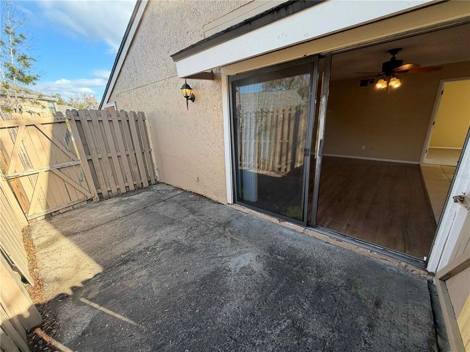 出租: $1,695 (3 贝兹, 2 浴室, 1078 平方英尺)