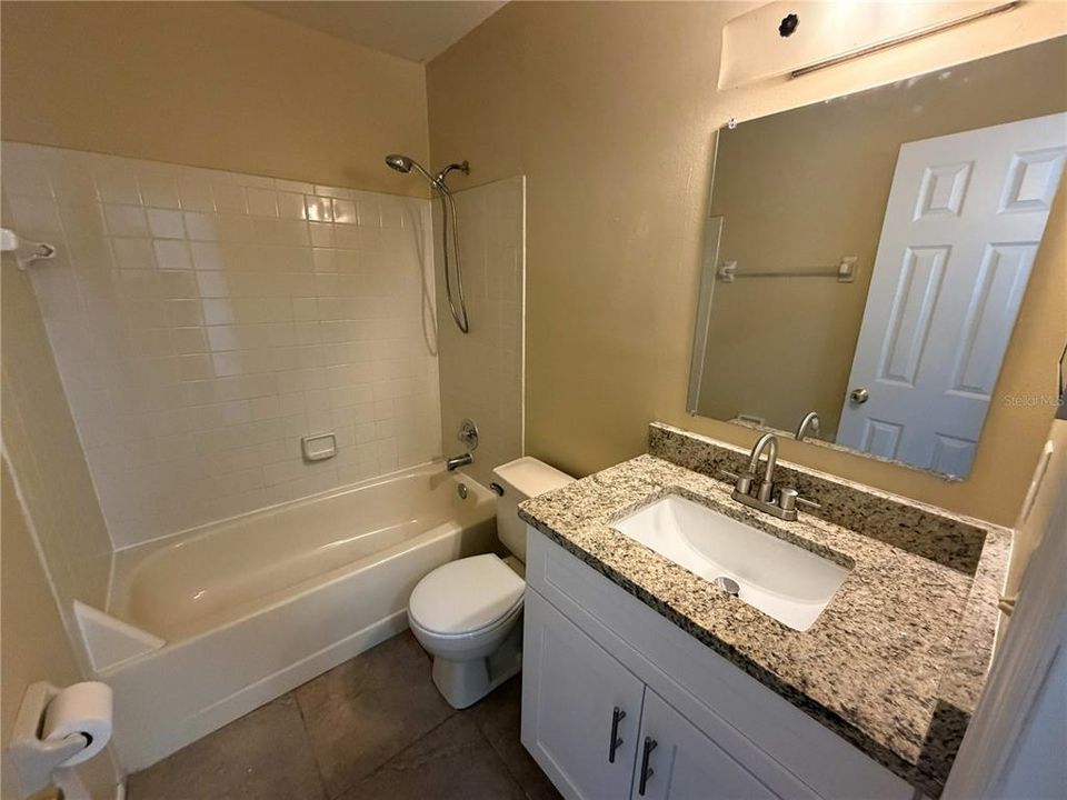 出租: $1,695 (3 贝兹, 2 浴室, 1078 平方英尺)