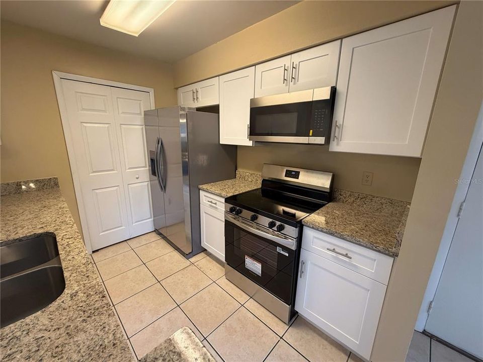 出租: $1,695 (3 贝兹, 2 浴室, 1078 平方英尺)