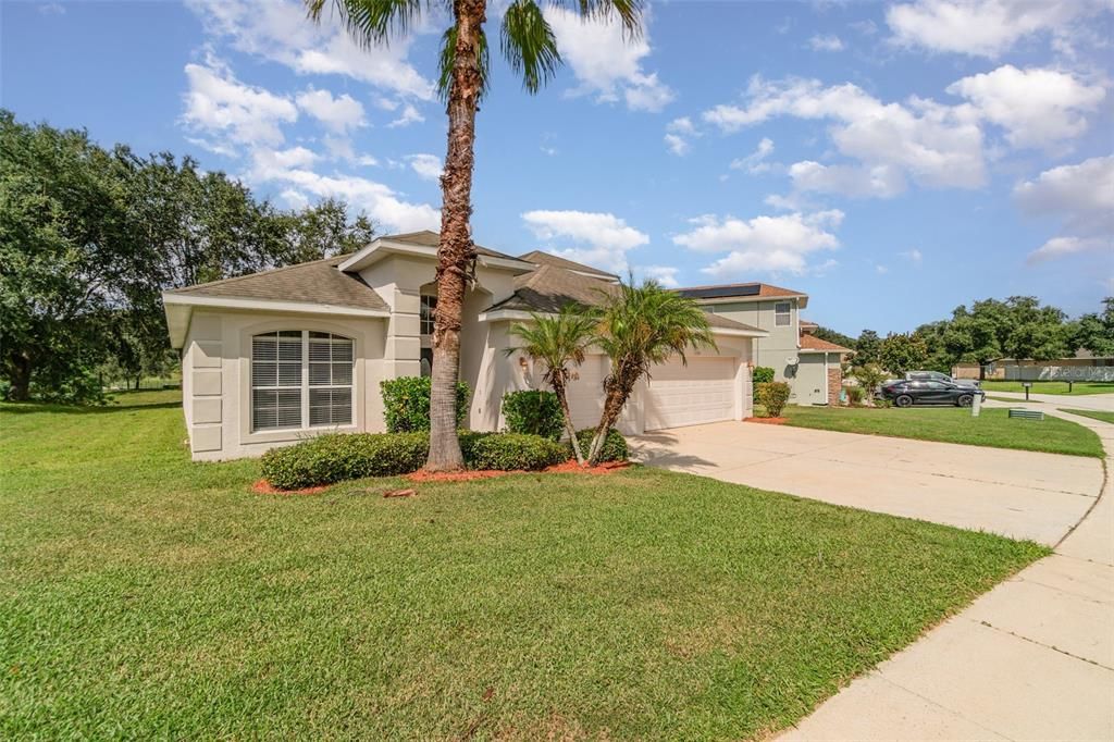 For Sale: $519,900 (5 beds, 4 baths, 2944 Square Feet)