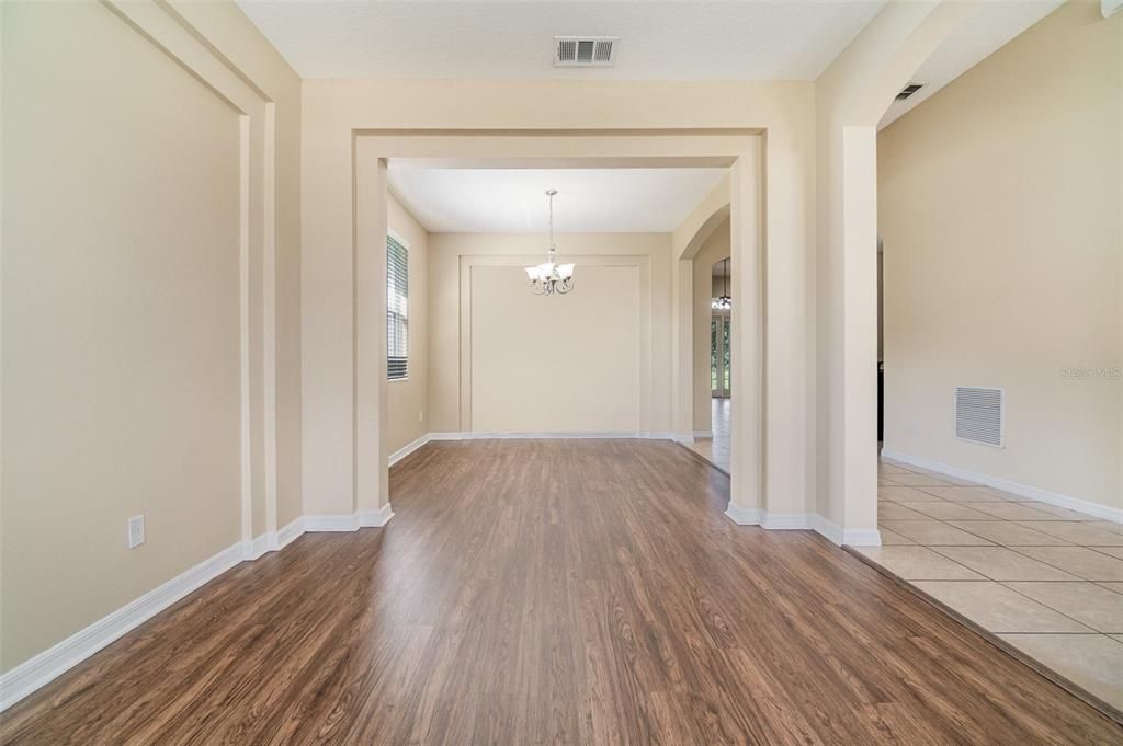 For Sale: $519,900 (5 beds, 4 baths, 2944 Square Feet)