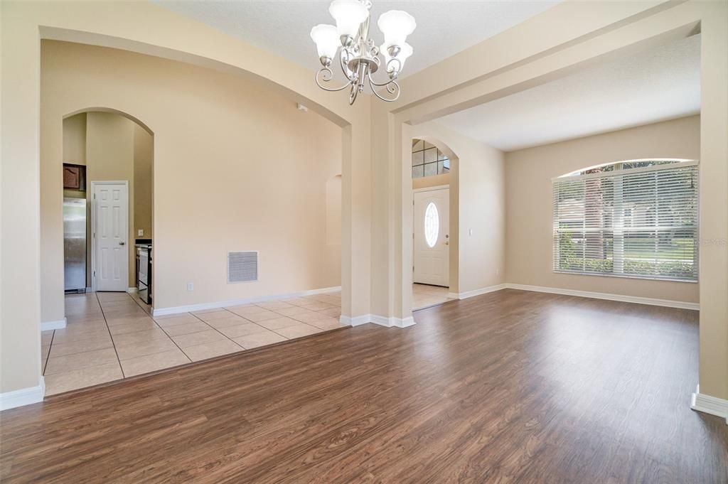 For Sale: $519,900 (5 beds, 4 baths, 2944 Square Feet)