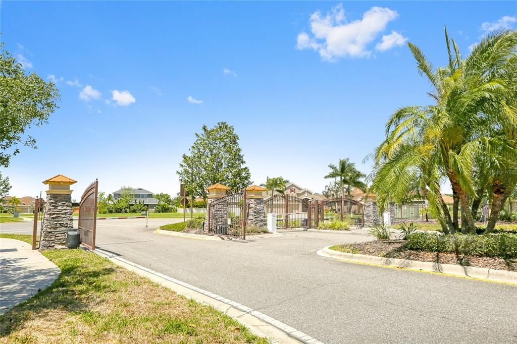 For Sale: $489,500 (4 beds, 2 baths, 1883 Square Feet)