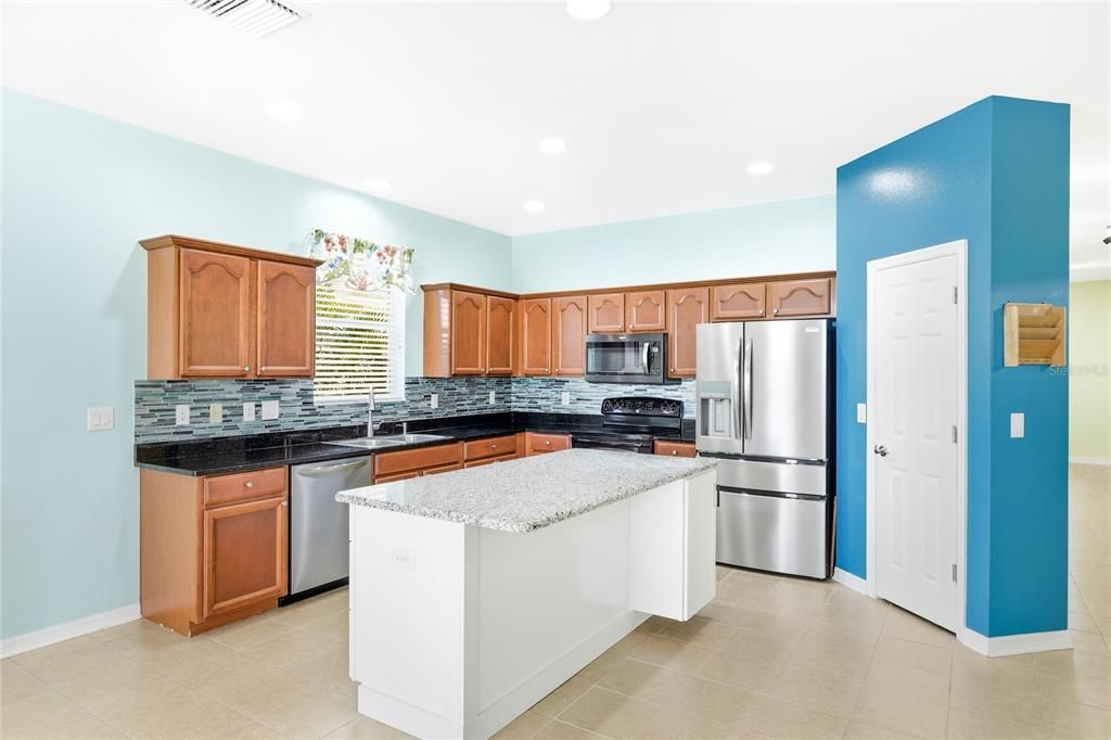 For Sale: $489,500 (4 beds, 2 baths, 1883 Square Feet)