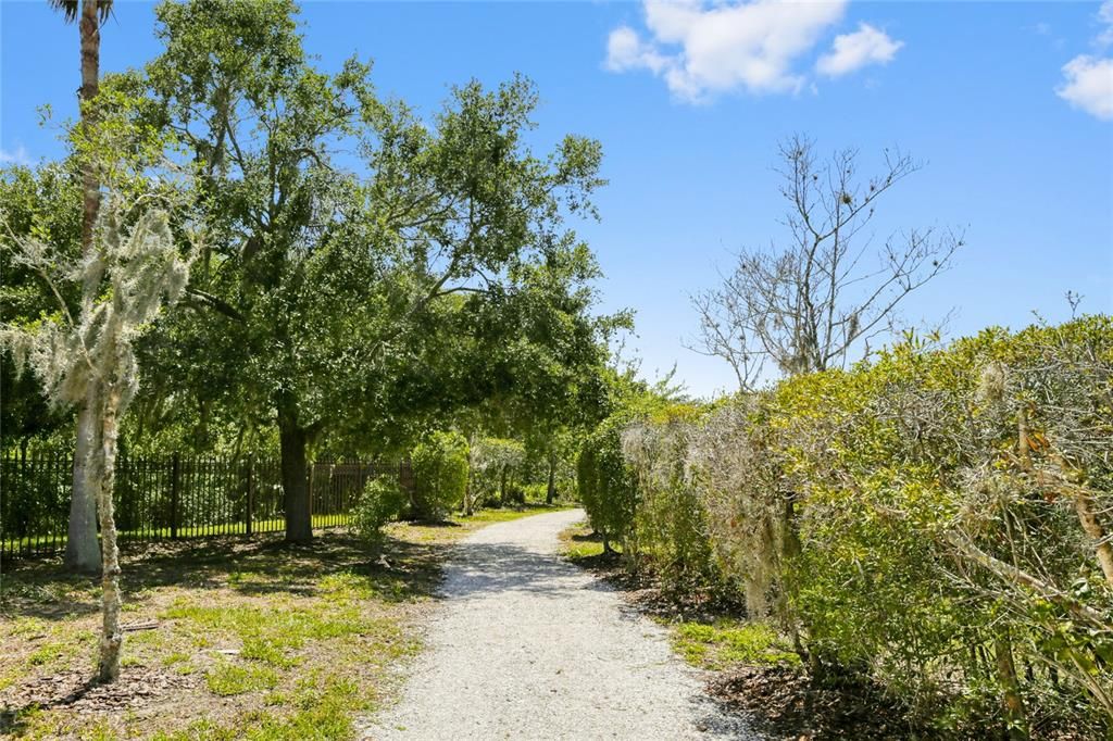 For Sale: $489,500 (4 beds, 2 baths, 1883 Square Feet)