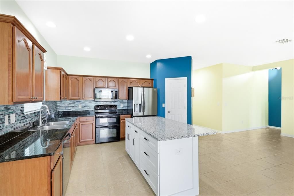 For Sale: $489,500 (4 beds, 2 baths, 1883 Square Feet)