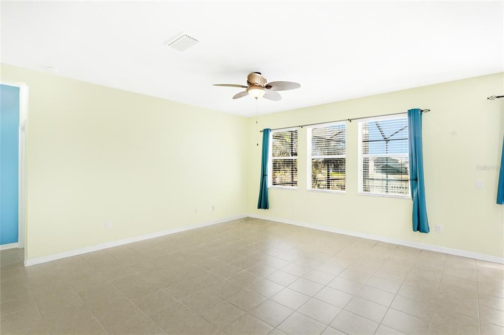 For Sale: $489,500 (4 beds, 2 baths, 1883 Square Feet)