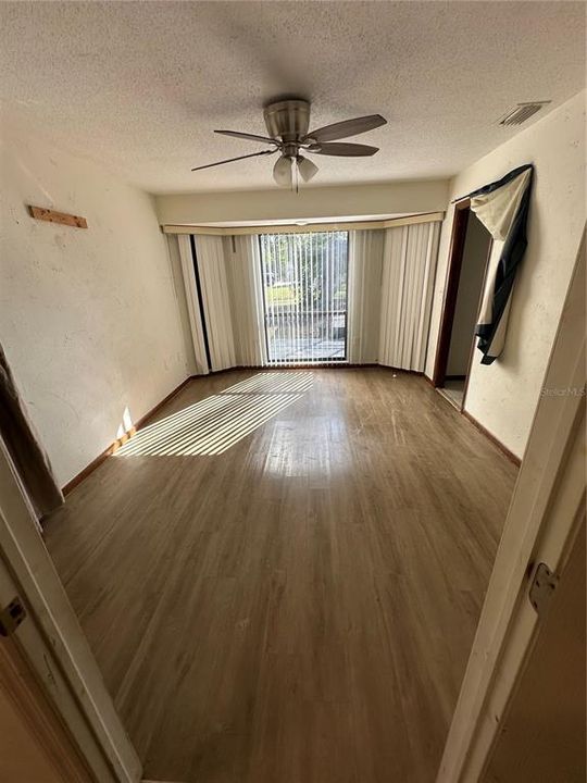 En Renta: $2,350 (3 camas, 2 baños, 1208 Pies cuadrados)