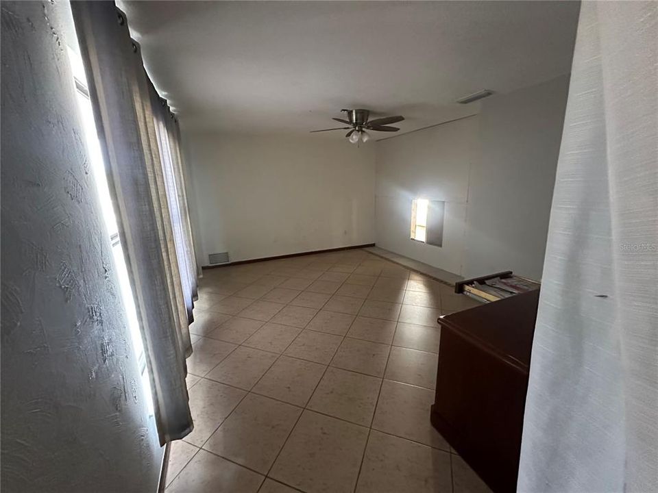 En Renta: $2,350 (3 camas, 2 baños, 1208 Pies cuadrados)