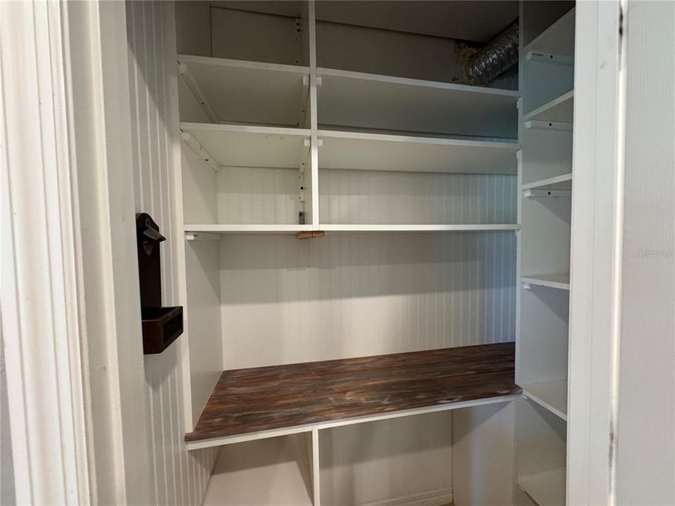 В аренду: $2,045 (4 спален, 2 ванн, 2101 Квадратных фут)